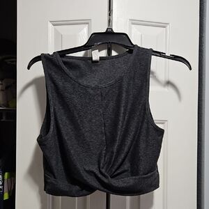 3/$15 SALE 👑 Athletic Twist Front Cropped Muscle Tank